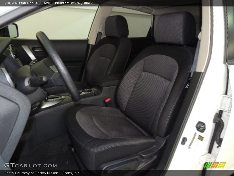 Phantom White / Black 2009 Nissan Rogue SL AWD