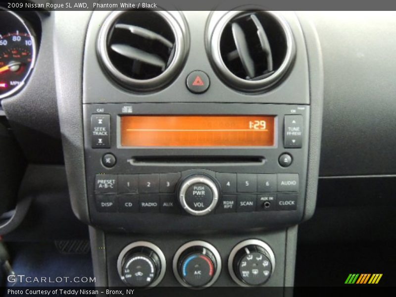 Phantom White / Black 2009 Nissan Rogue SL AWD