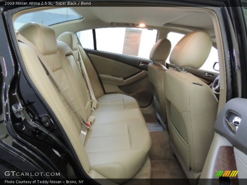 Super Black / Blond 2009 Nissan Altima 2.5 SL