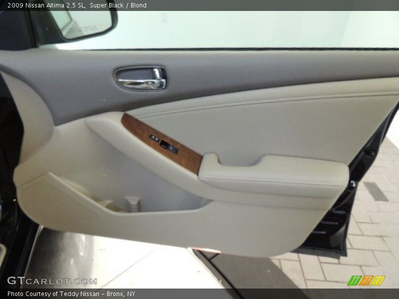 Super Black / Blond 2009 Nissan Altima 2.5 SL
