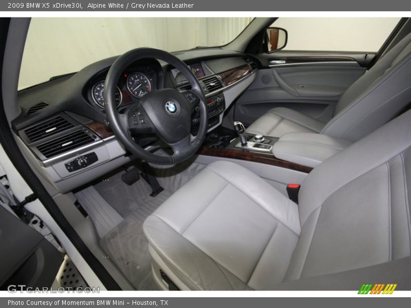 Alpine White / Grey Nevada Leather 2009 BMW X5 xDrive30i