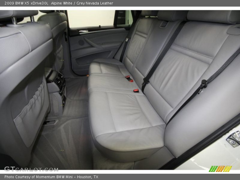 Alpine White / Grey Nevada Leather 2009 BMW X5 xDrive30i
