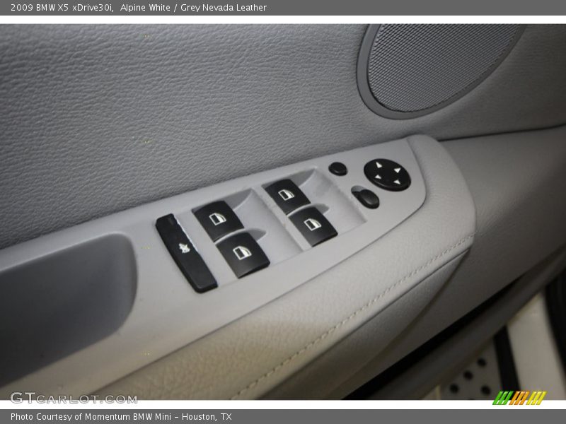 Alpine White / Grey Nevada Leather 2009 BMW X5 xDrive30i