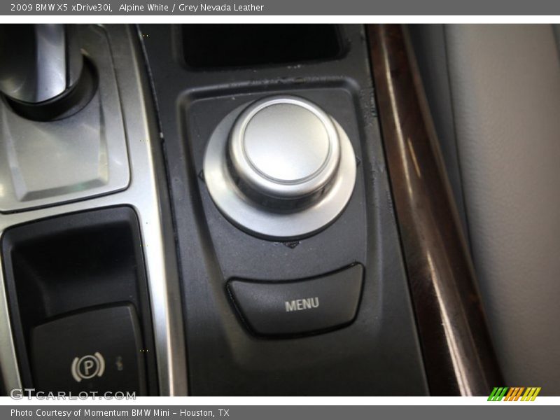 Alpine White / Grey Nevada Leather 2009 BMW X5 xDrive30i