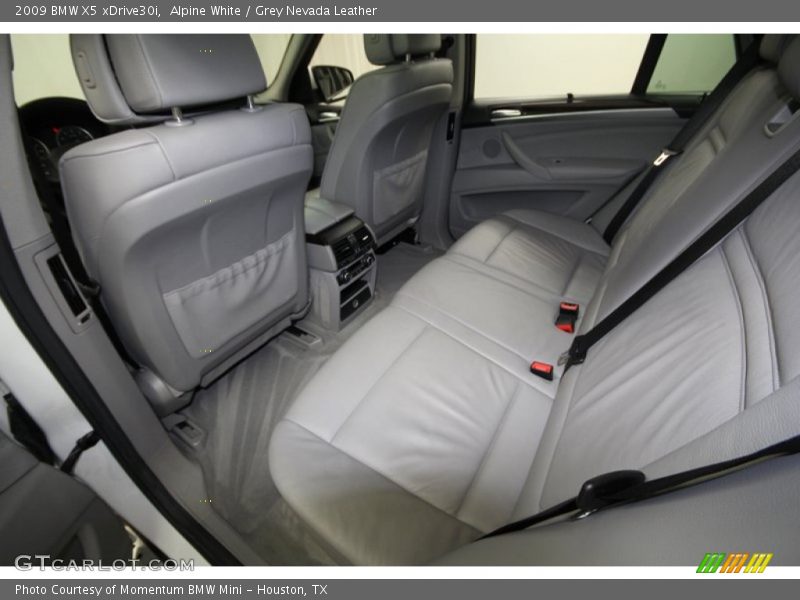 Alpine White / Grey Nevada Leather 2009 BMW X5 xDrive30i