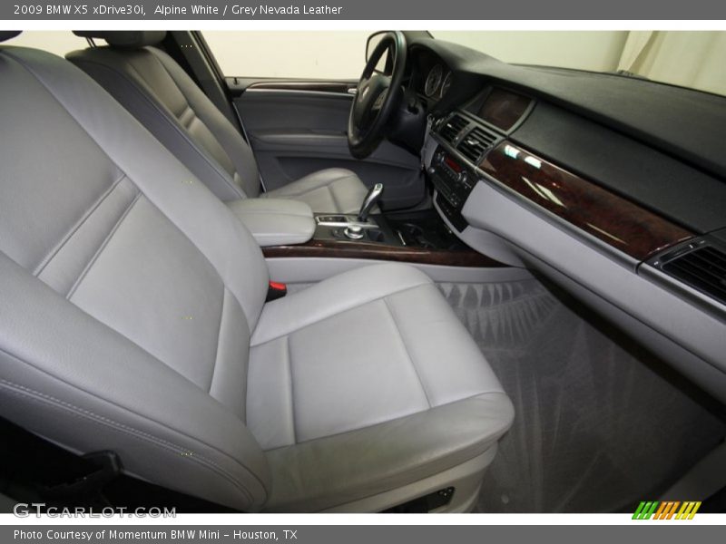 Alpine White / Grey Nevada Leather 2009 BMW X5 xDrive30i