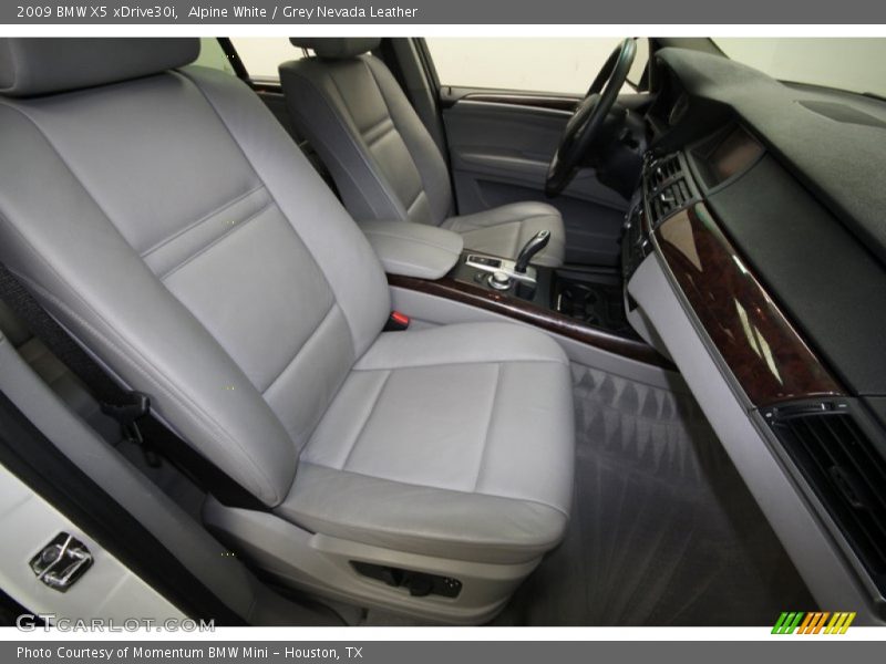 Alpine White / Grey Nevada Leather 2009 BMW X5 xDrive30i