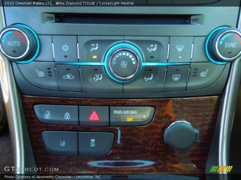 White Diamond Tricoat / Cocoa/Light Neutral 2013 Chevrolet Malibu LTZ