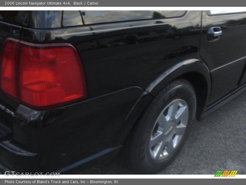 Black / Camel 2006 Lincoln Navigator Ultimate 4x4
