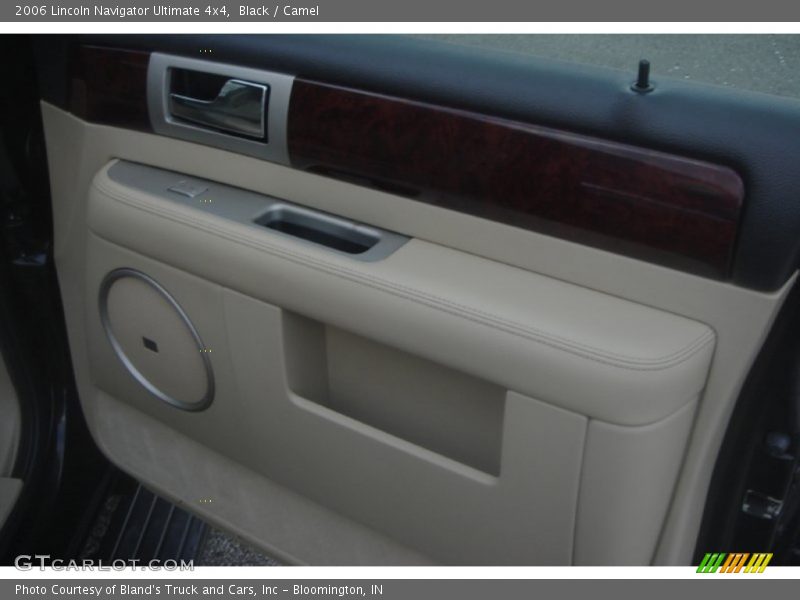 Black / Camel 2006 Lincoln Navigator Ultimate 4x4