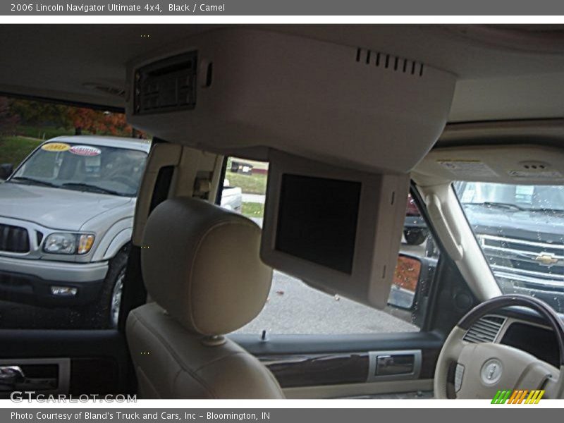 Black / Camel 2006 Lincoln Navigator Ultimate 4x4