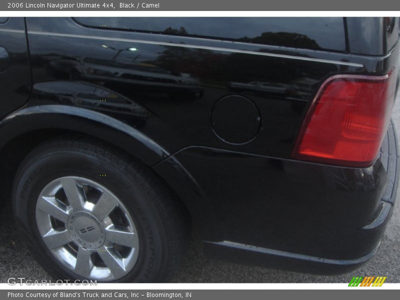 Black / Camel 2006 Lincoln Navigator Ultimate 4x4