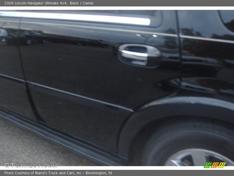 Black / Camel 2006 Lincoln Navigator Ultimate 4x4