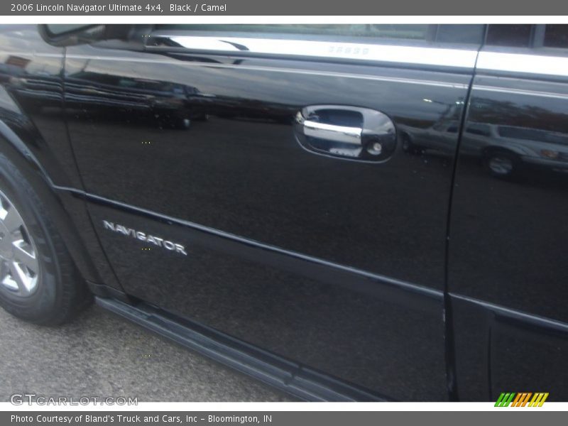 Black / Camel 2006 Lincoln Navigator Ultimate 4x4