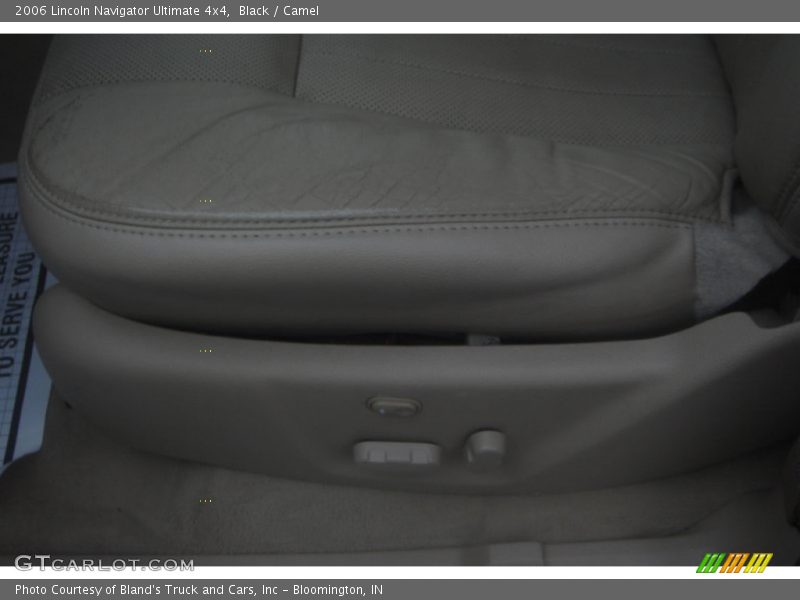 Black / Camel 2006 Lincoln Navigator Ultimate 4x4