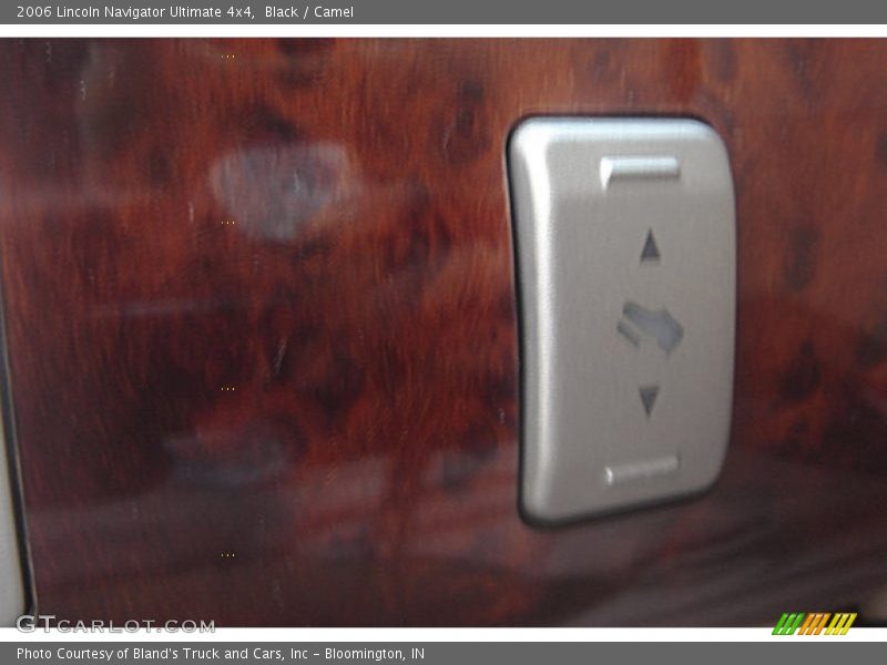 Black / Camel 2006 Lincoln Navigator Ultimate 4x4