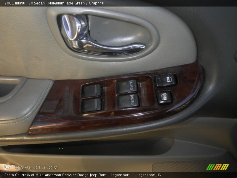 Millenium Jade Green / Graphite 2001 Infiniti I 30 Sedan