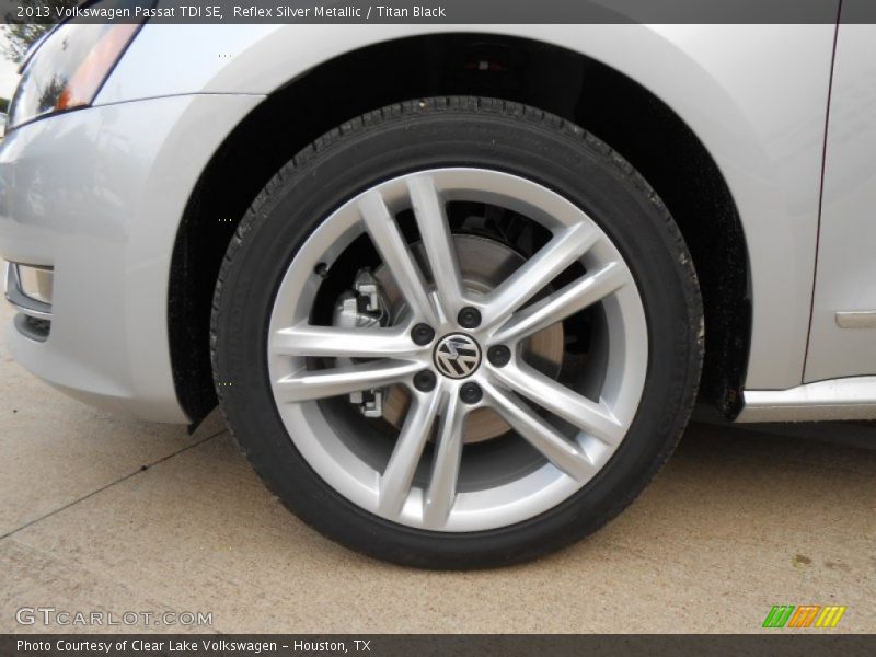 Reflex Silver Metallic / Titan Black 2013 Volkswagen Passat TDI SE
