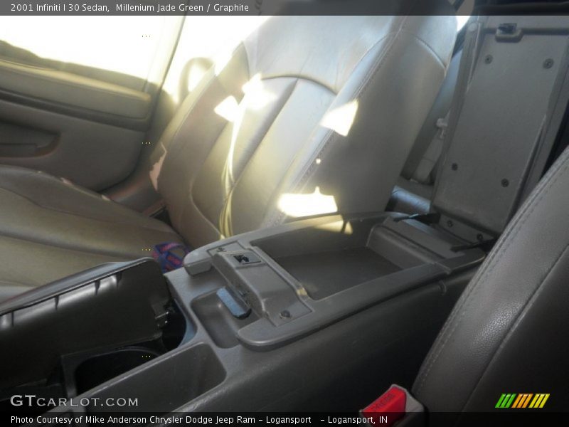 Millenium Jade Green / Graphite 2001 Infiniti I 30 Sedan