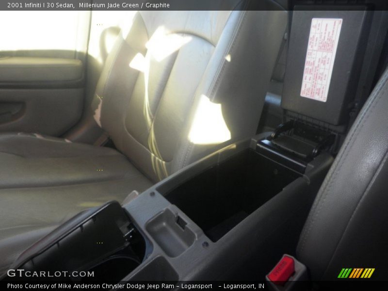 Millenium Jade Green / Graphite 2001 Infiniti I 30 Sedan