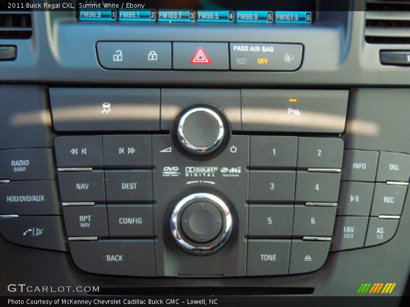 Summit White / Ebony 2011 Buick Regal CXL