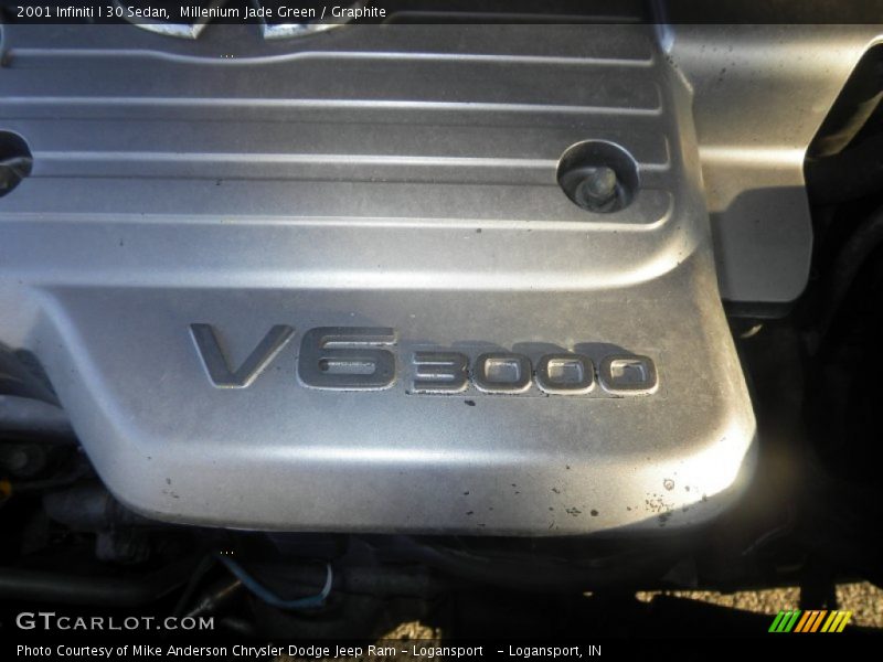 Millenium Jade Green / Graphite 2001 Infiniti I 30 Sedan