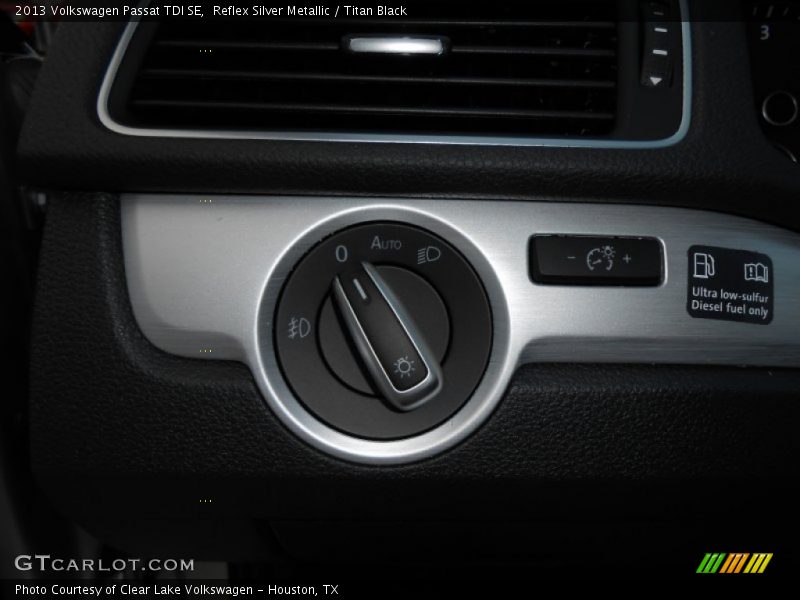 Reflex Silver Metallic / Titan Black 2013 Volkswagen Passat TDI SE