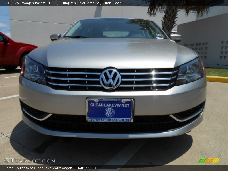 Tungsten Silver Metallic / Titan Black 2013 Volkswagen Passat TDI SE