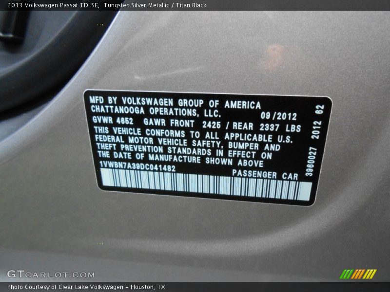 Tungsten Silver Metallic / Titan Black 2013 Volkswagen Passat TDI SE