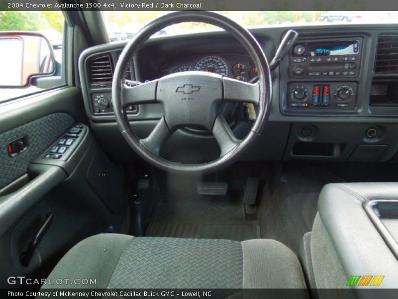 Victory Red / Dark Charcoal 2004 Chevrolet Avalanche 1500 4x4
