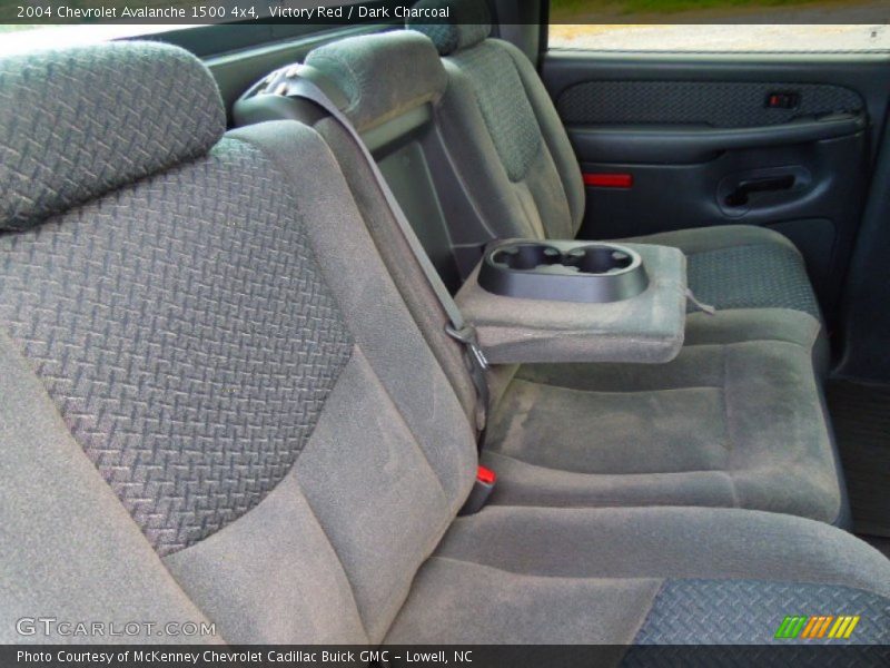 Victory Red / Dark Charcoal 2004 Chevrolet Avalanche 1500 4x4
