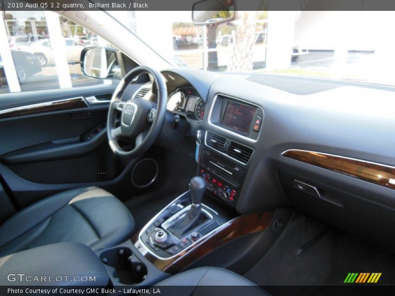 Brilliant Black / Black 2010 Audi Q5 3.2 quattro