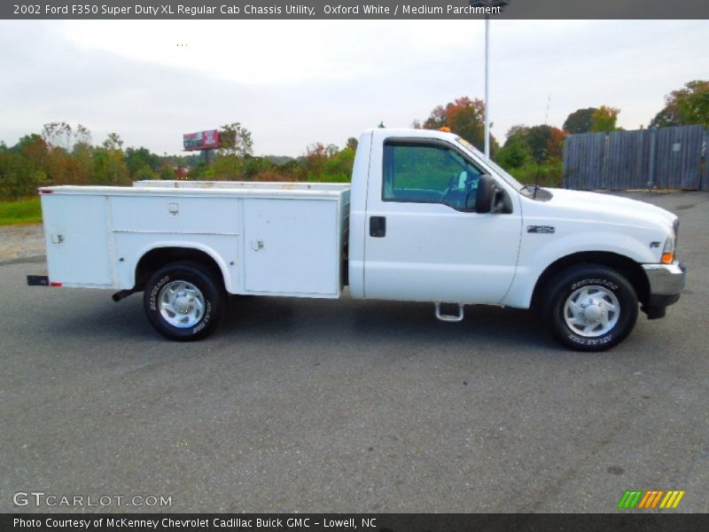  2002 F350 Super Duty XL Regular Cab Chassis Utility Oxford White