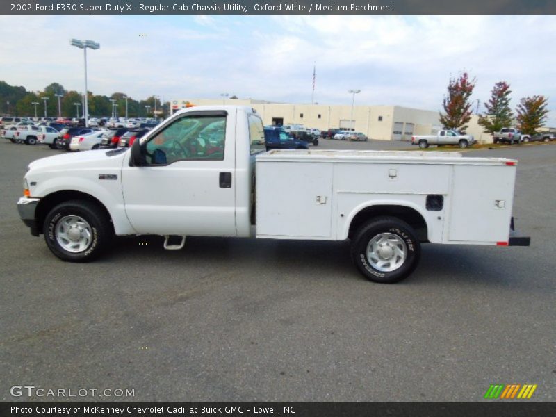 Oxford White / Medium Parchment 2002 Ford F350 Super Duty XL Regular Cab Chassis Utility