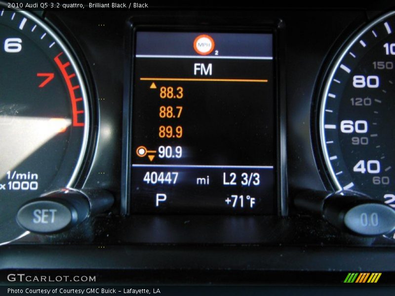 Brilliant Black / Black 2010 Audi Q5 3.2 quattro