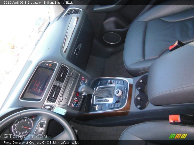 Brilliant Black / Black 2010 Audi Q5 3.2 quattro