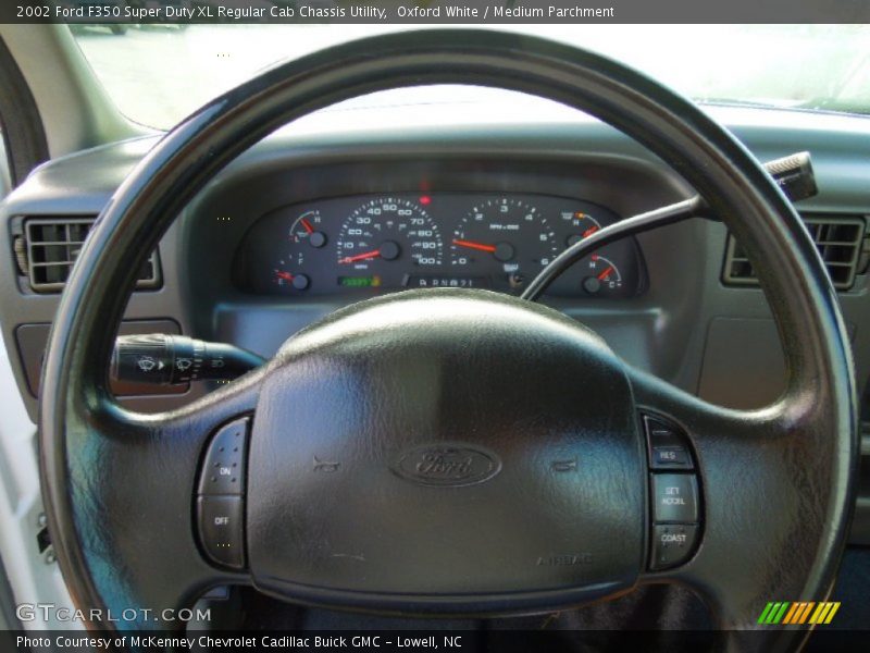 Oxford White / Medium Parchment 2002 Ford F350 Super Duty XL Regular Cab Chassis Utility