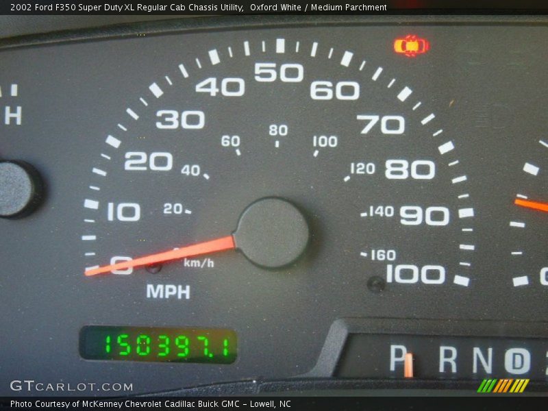 Oxford White / Medium Parchment 2002 Ford F350 Super Duty XL Regular Cab Chassis Utility