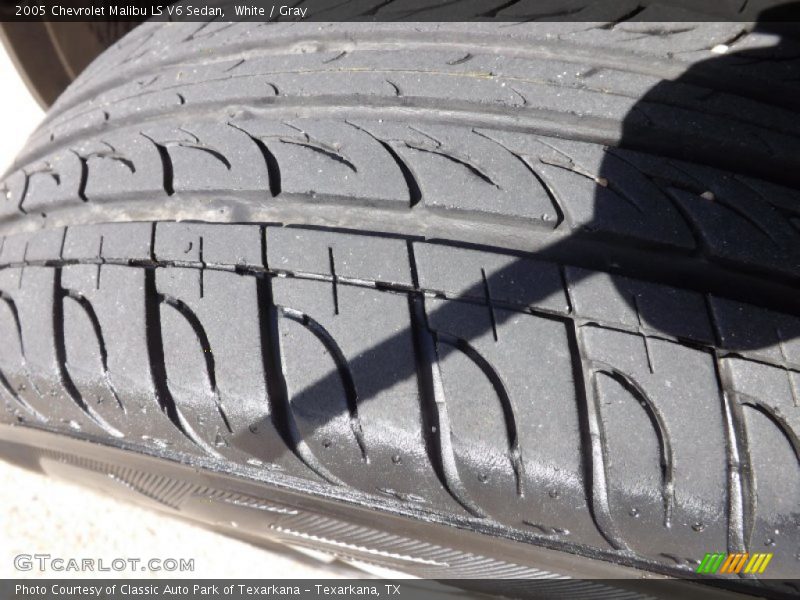 White / Gray 2005 Chevrolet Malibu LS V6 Sedan