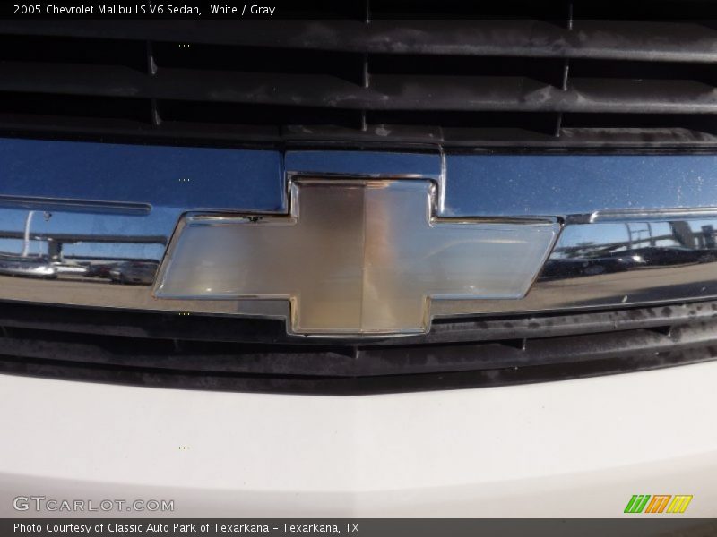 White / Gray 2005 Chevrolet Malibu LS V6 Sedan