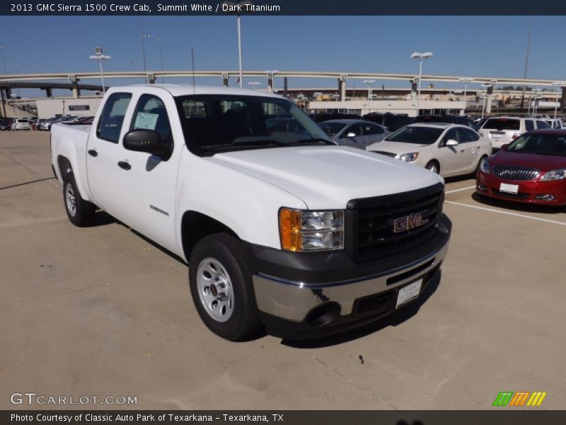 Front 3/4 View of 2013 Sierra 1500 Crew Cab