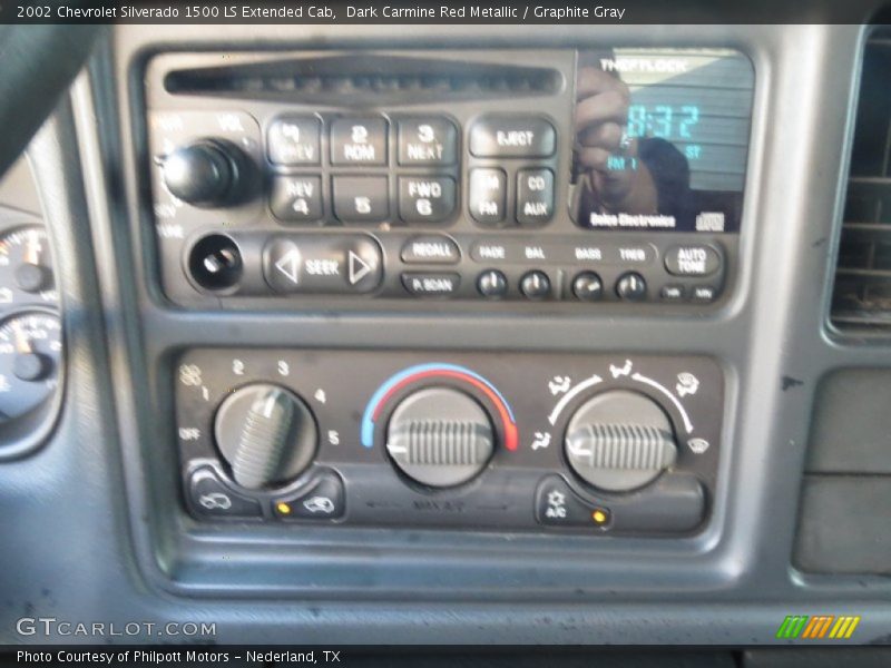 Dark Carmine Red Metallic / Graphite Gray 2002 Chevrolet Silverado 1500 LS Extended Cab