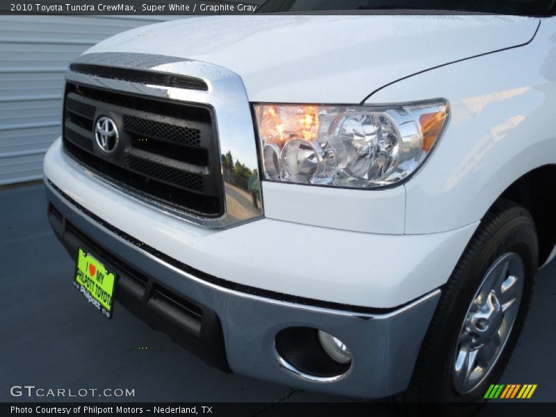Super White / Graphite Gray 2010 Toyota Tundra CrewMax