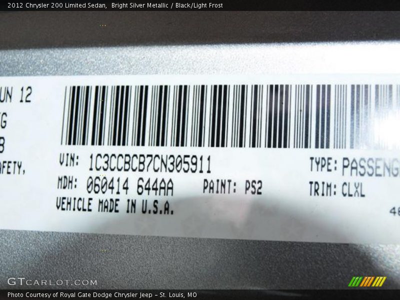 Bright Silver Metallic / Black/Light Frost 2012 Chrysler 200 Limited Sedan