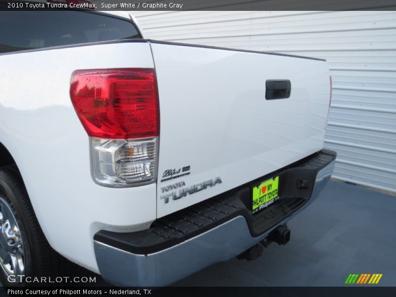 Super White / Graphite Gray 2010 Toyota Tundra CrewMax