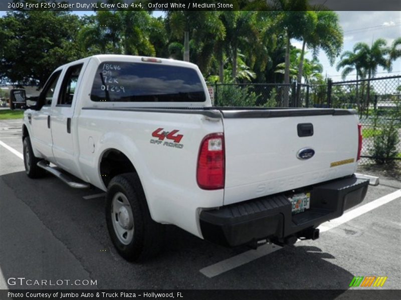 Oxford White / Medium Stone 2009 Ford F250 Super Duty XL Crew Cab 4x4