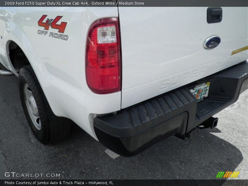 Oxford White / Medium Stone 2009 Ford F250 Super Duty XL Crew Cab 4x4