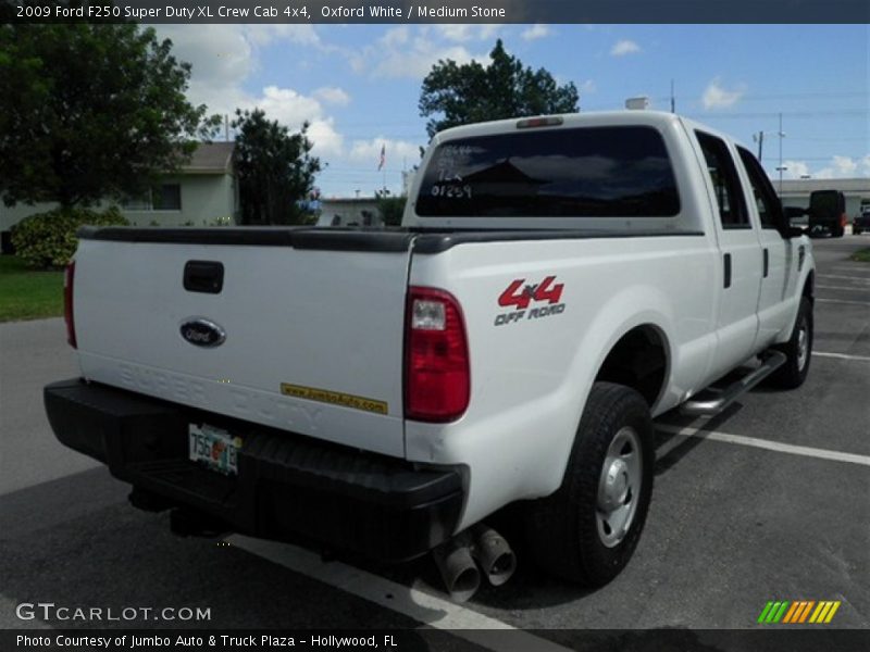 Oxford White / Medium Stone 2009 Ford F250 Super Duty XL Crew Cab 4x4