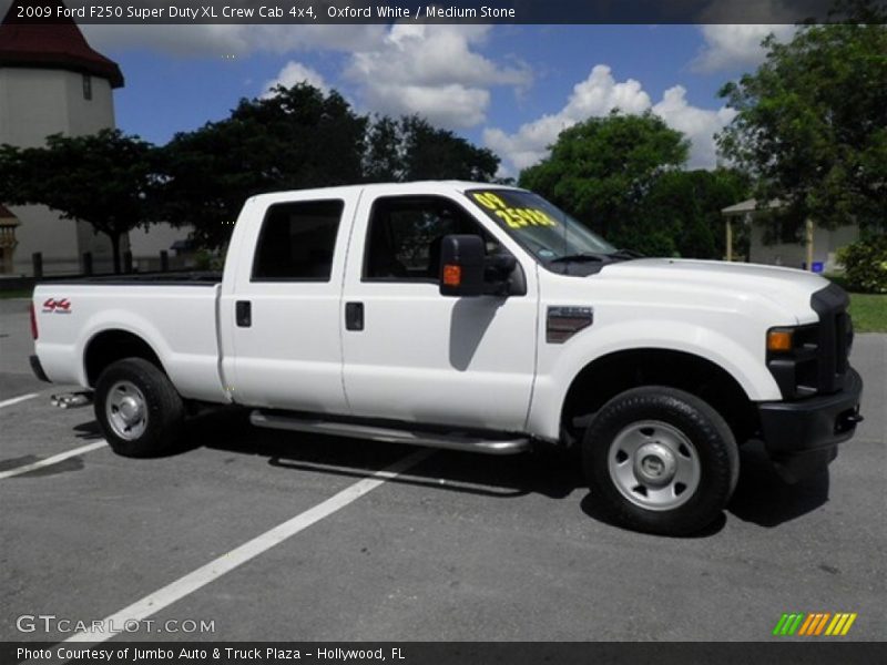 Oxford White / Medium Stone 2009 Ford F250 Super Duty XL Crew Cab 4x4