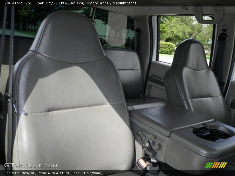 Oxford White / Medium Stone 2009 Ford F250 Super Duty XL Crew Cab 4x4